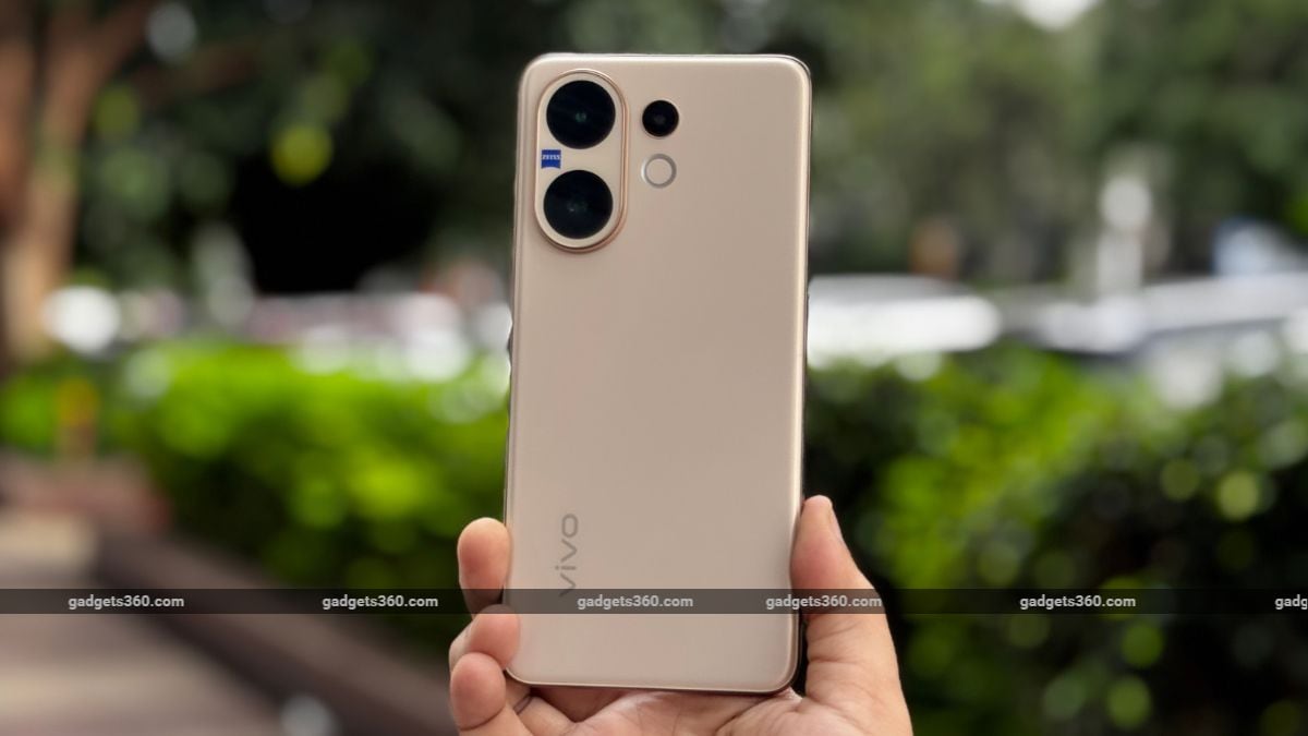 vivo v60 review ndtv back cover Vivo V60