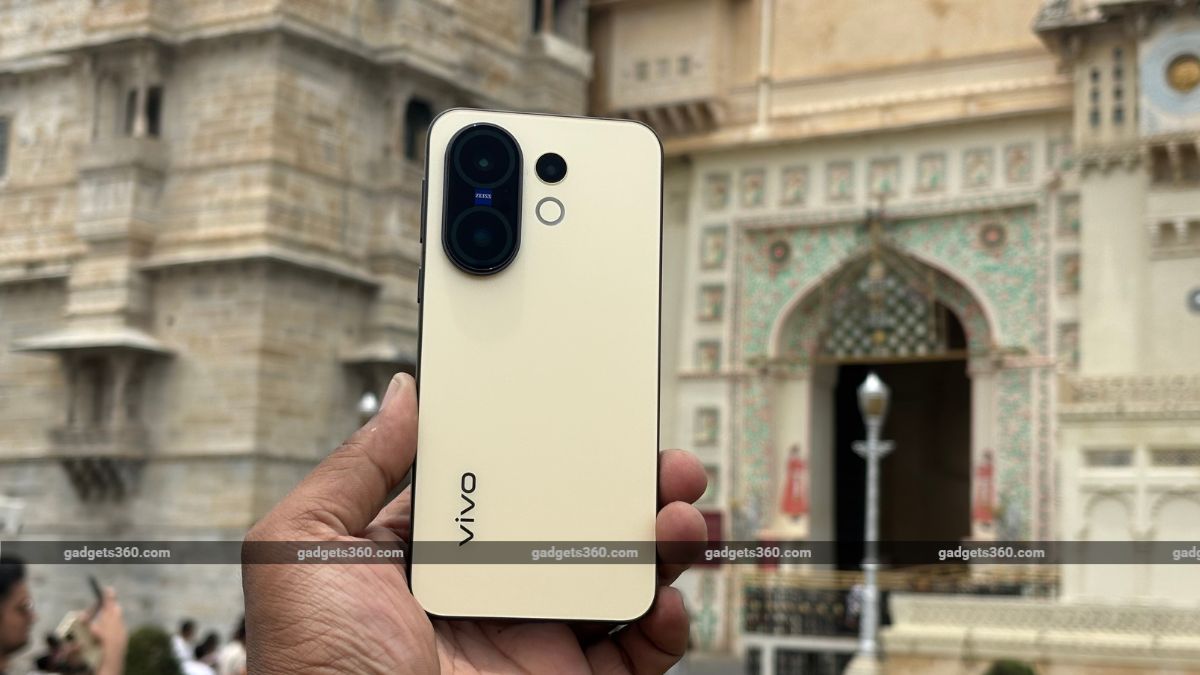 Best Mobiles Under Rs. 60,000 in India: From iPhone 16e to OnePlus 13s, and More