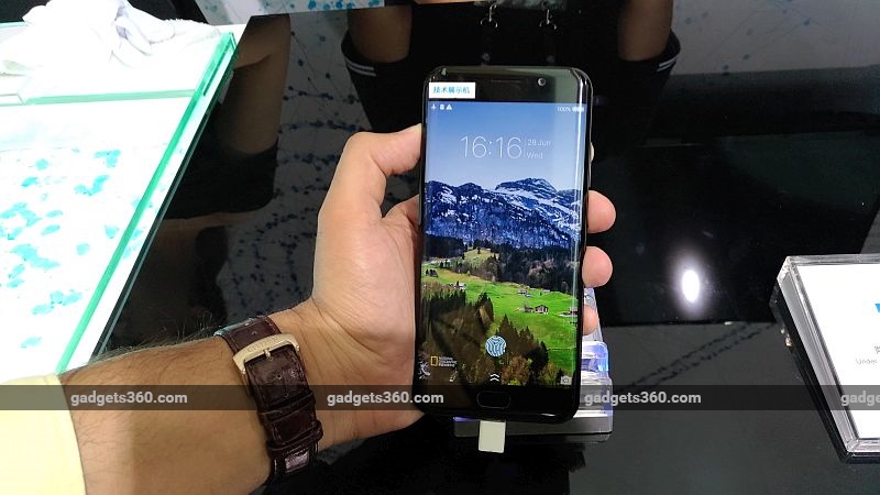 Qualcomm-Vivo Under-Display Fingerprint Sensor Technology Gives a Glimpse of the Future