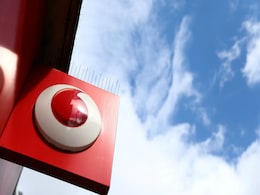 Vodafone Idea Set to Offer All Its Postpaid Plans Exclusively Under Vodafone Red Brand Vodafone Idea Set to Offer All Its Postpaid Plans Exclusively Under Vodafone Red Brand