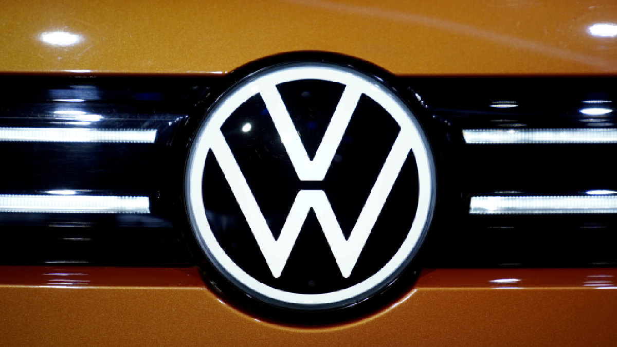 Volkswagen, Stellantis Say 1.4 Million Vehicles Lost in Production in Q3 Due to Chip Shortage