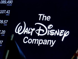 Disney Gets US Approval to Buy Fox Amid Bidding War With Comcast