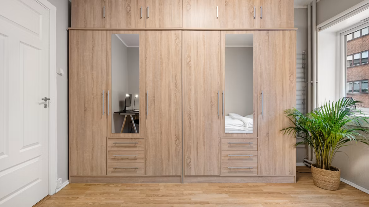 Top 5 Door Wardrobes with Mirror to Give Your Bedroom a Luxury Makeover