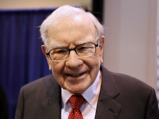 Warren Buffet Ditches His Flip Feature Phone, Switches to a Smartphone - the iPhone 11