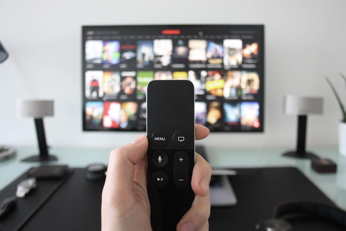 Watching Television for Long Hours Can Increase Risk of Coronary Heart Disease, Suggests New Study