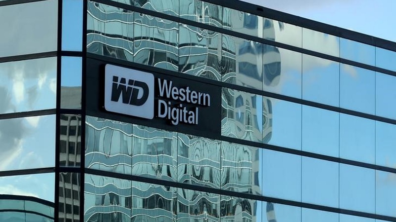 Western Digital Said to Raise Toshiba Chip Offer in Last-Ditch Bid