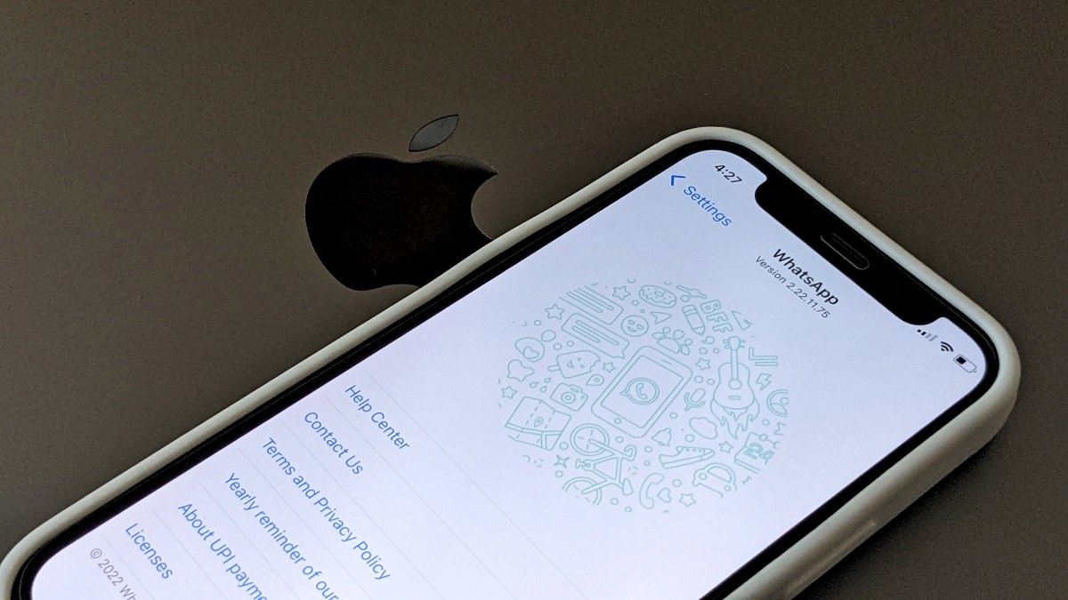 WhatsApp Begins Testing Chat Lock, Status Sharing to Facebook and Voice Transcription Features: Report