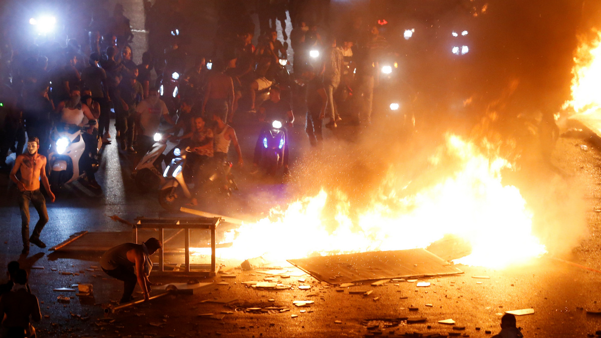 WhatsApp Fee Scrapped by Lebanon Amid Violent Protests