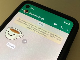 WhatsApp Beta Version Allows Testers to Try New Voice Chats and &#039;Send for Admin Review&#039; Feature
