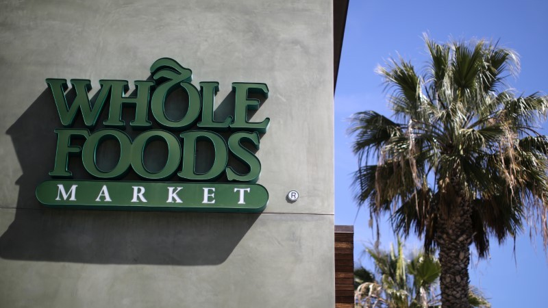 Amazon Cuts Whole Foods Prices for Prime Members in New Grocery Showdown