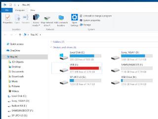 Windows 10 May 2019 Update Won&#039;t Install on Your PC if You Have an SD Card or USB Drive Plugged In