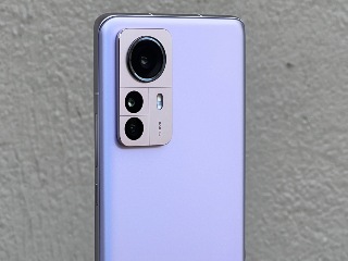 Xiaomi 12 Pro Is Littered With Features, but Is That Enough?