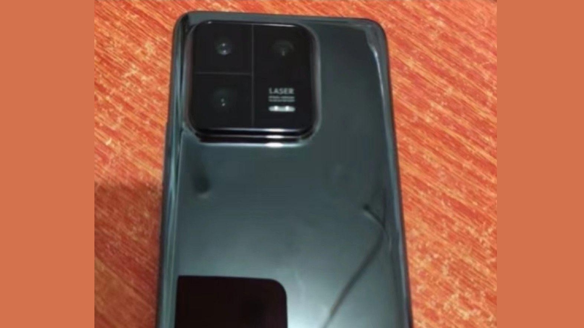 Xiaomi 13 Hands-on Image Surfaces Online Ahead of Launch, Suggests Design