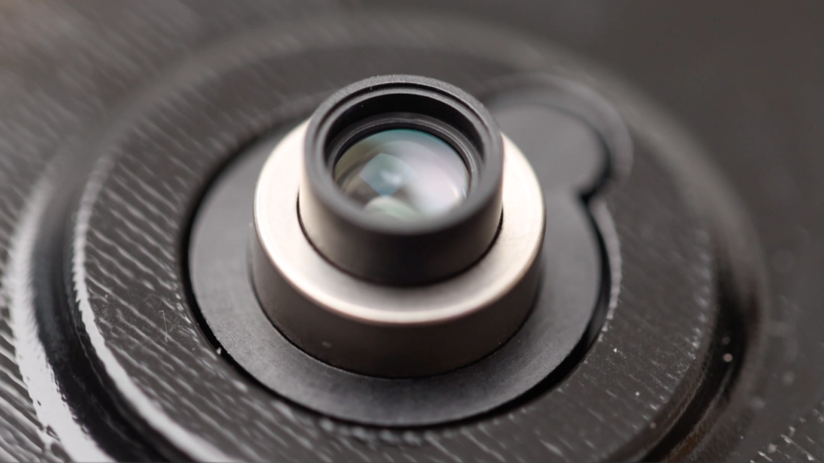 Xiaomi Unveils a Retractable Wide-Aperture Lens Technology for Future Phones