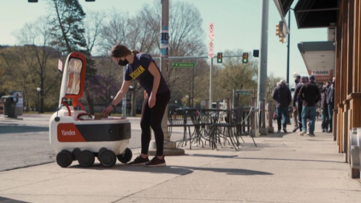 Grubhub Partners With Yandex for Food Delivery on US College Campuses via Robots
