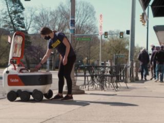 Grubhub Partners With Yandex for Food Delivery on US College Campuses via Robots
