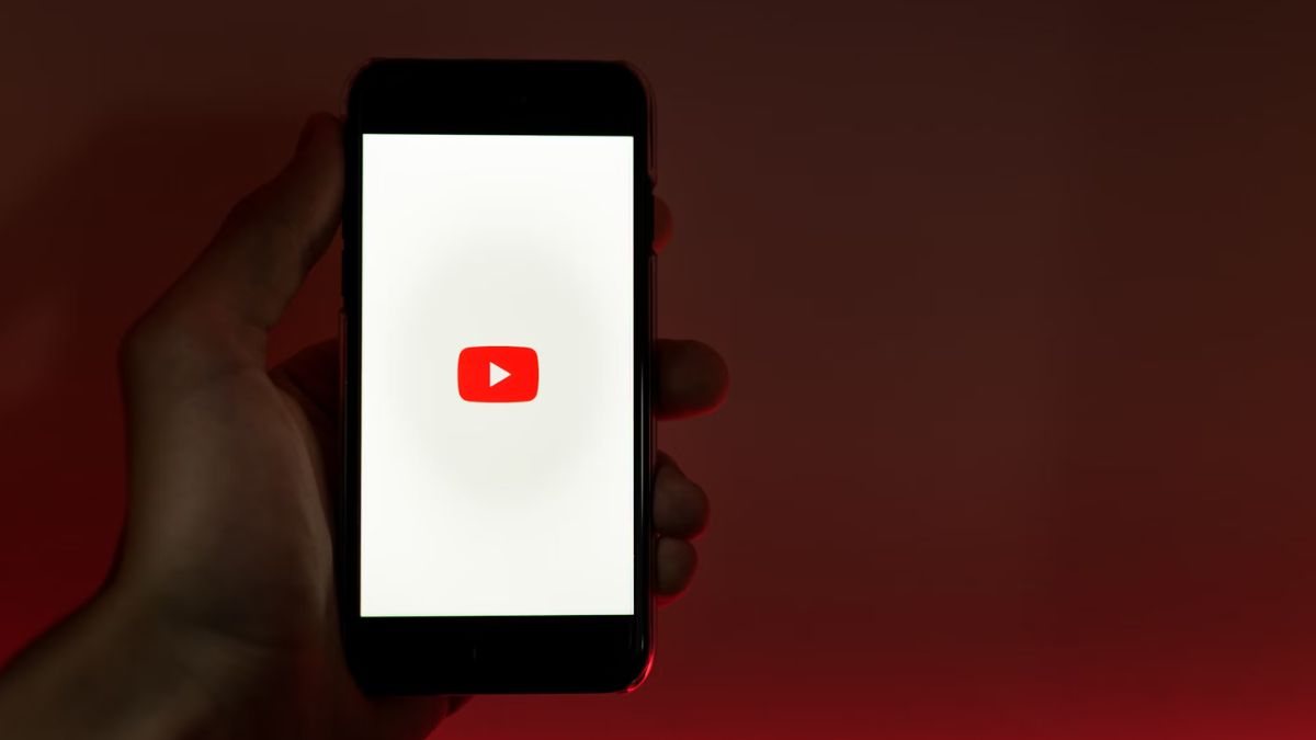 YouTube Shorts Rolling Out Photo-to-Video Tool for Animating Photos Along With New Generative Effects