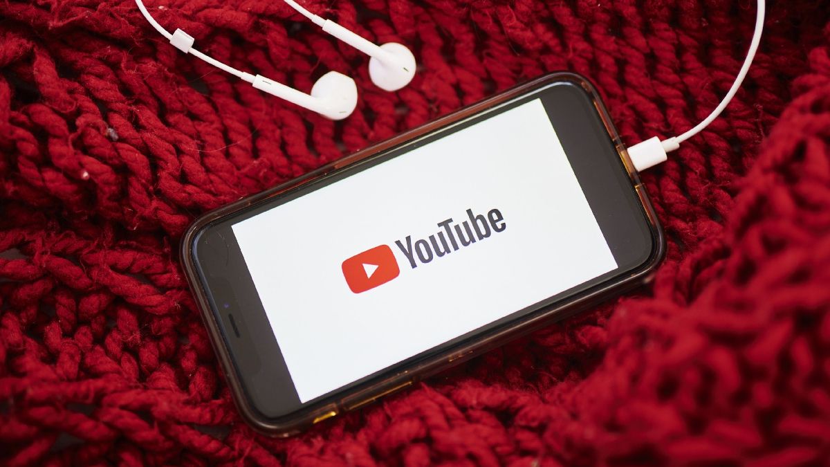 Twitter, YouTube Asked to Remove Perfume Advertisements: I&B Ministry