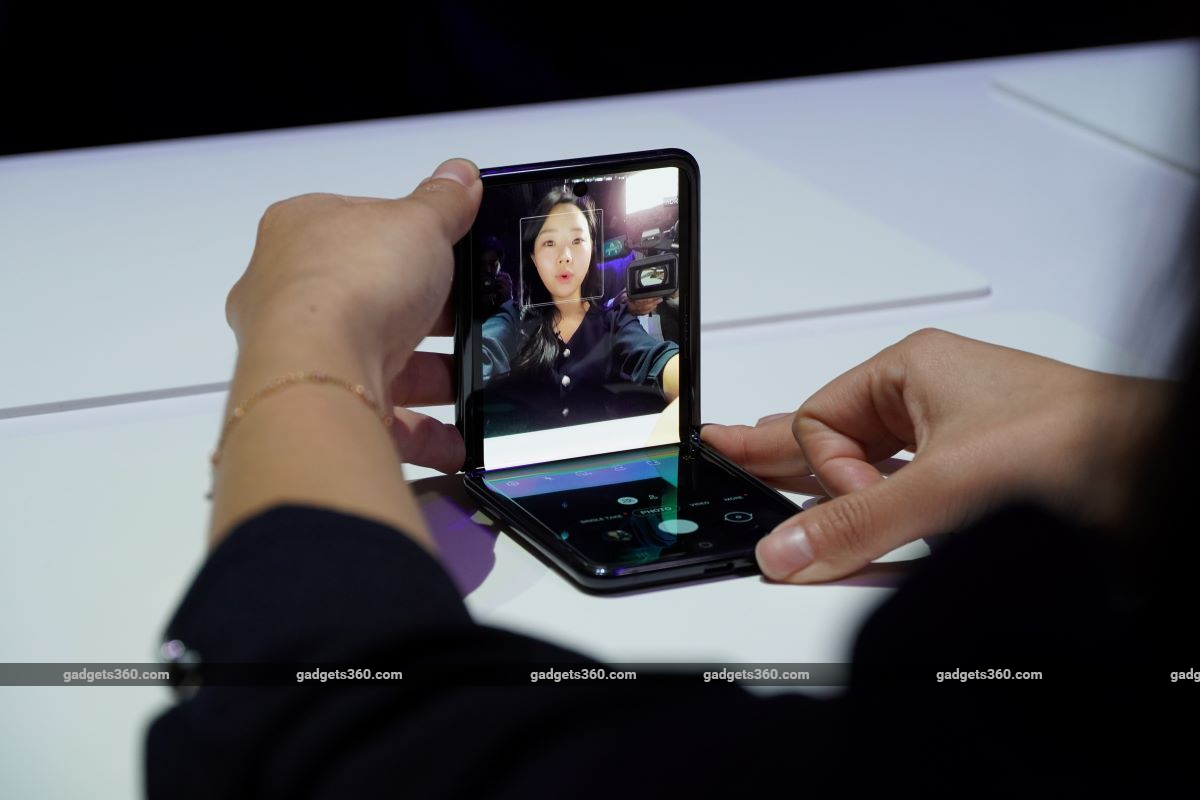 Samsung Galaxy Z Flip's Split-Screen 'Flex' Mode Will Soon Be Available to Other Phone Makers: Google