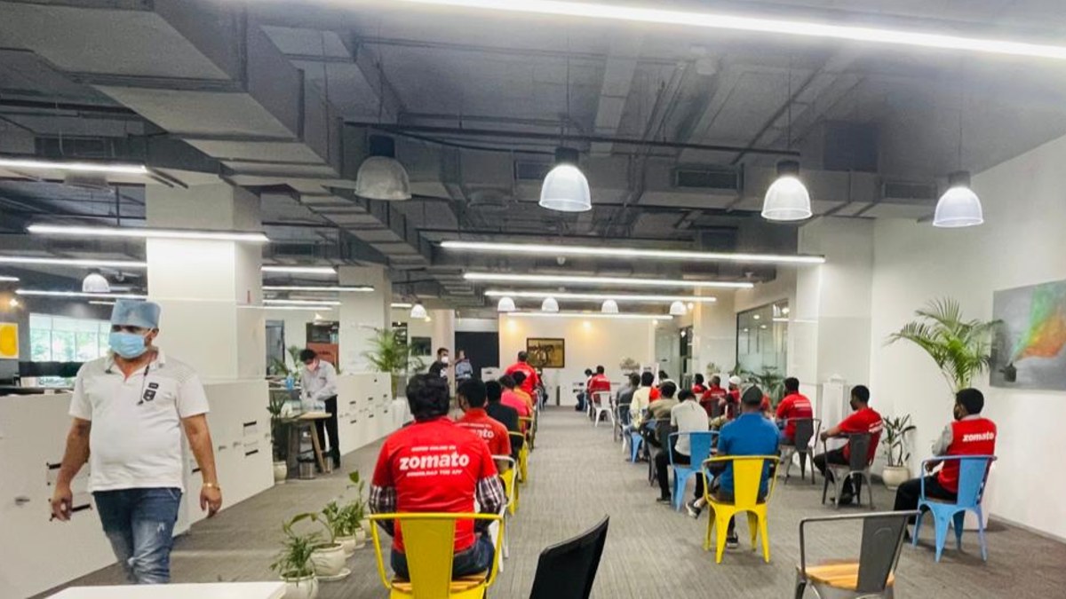 Zomato, Swiggy Kick Off COVID-19 Vaccination Drive for Their Delivery Partners