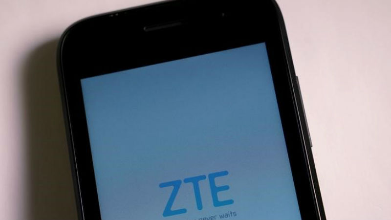 DNC Said to Be Urging Candidates Not to Use ZTE, Huawei Devices