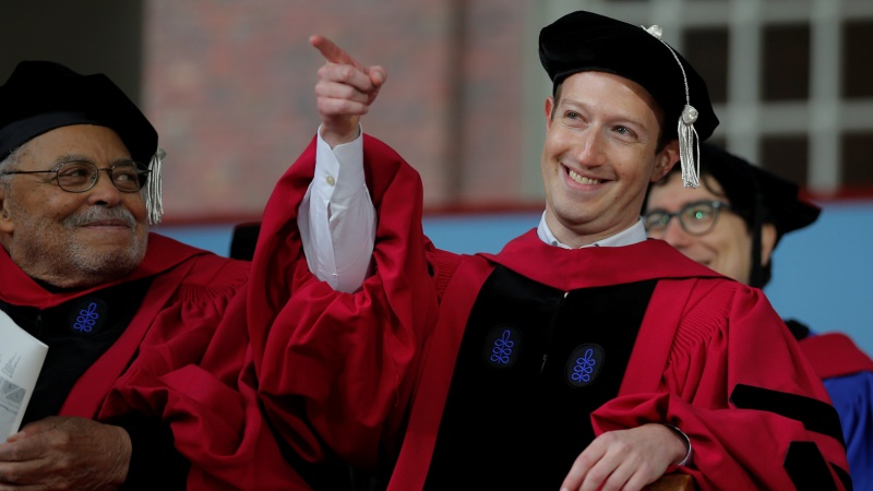 Facebook CEO Mark Zuckerberg Urges Harvard Graduates to Build a World of 'Purpose'