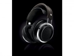 Compare Apple AirPods Max Wireless Headphones vs Philips FIDELIO X1/28 Wired Headphones