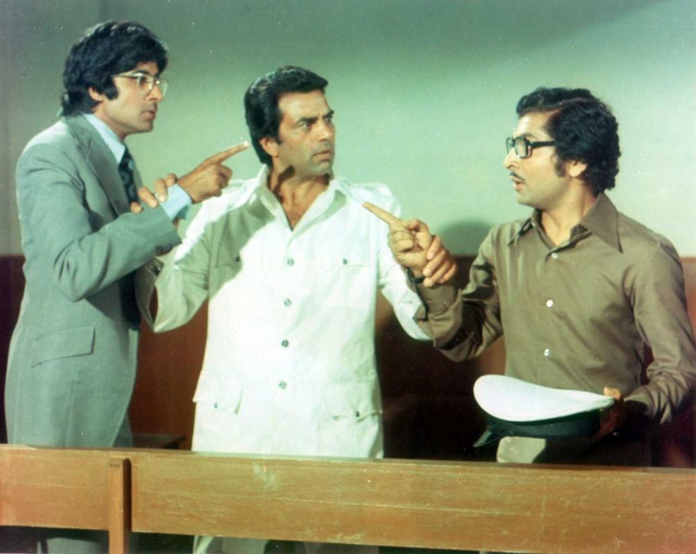 Chupke Chupke Movie (1975) | Release Date, Review, Cast, Trailer, Watch ...