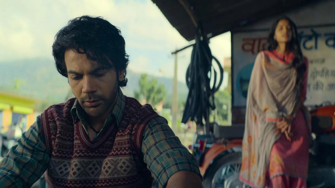 Guns &amp; Gulaabs Season 2 Web Series Cast, Episodes, Release Date, Trailer and Ratings