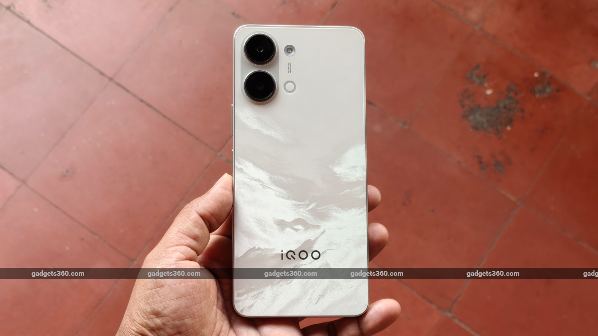 iQOO Z11 Lite Gallery Images