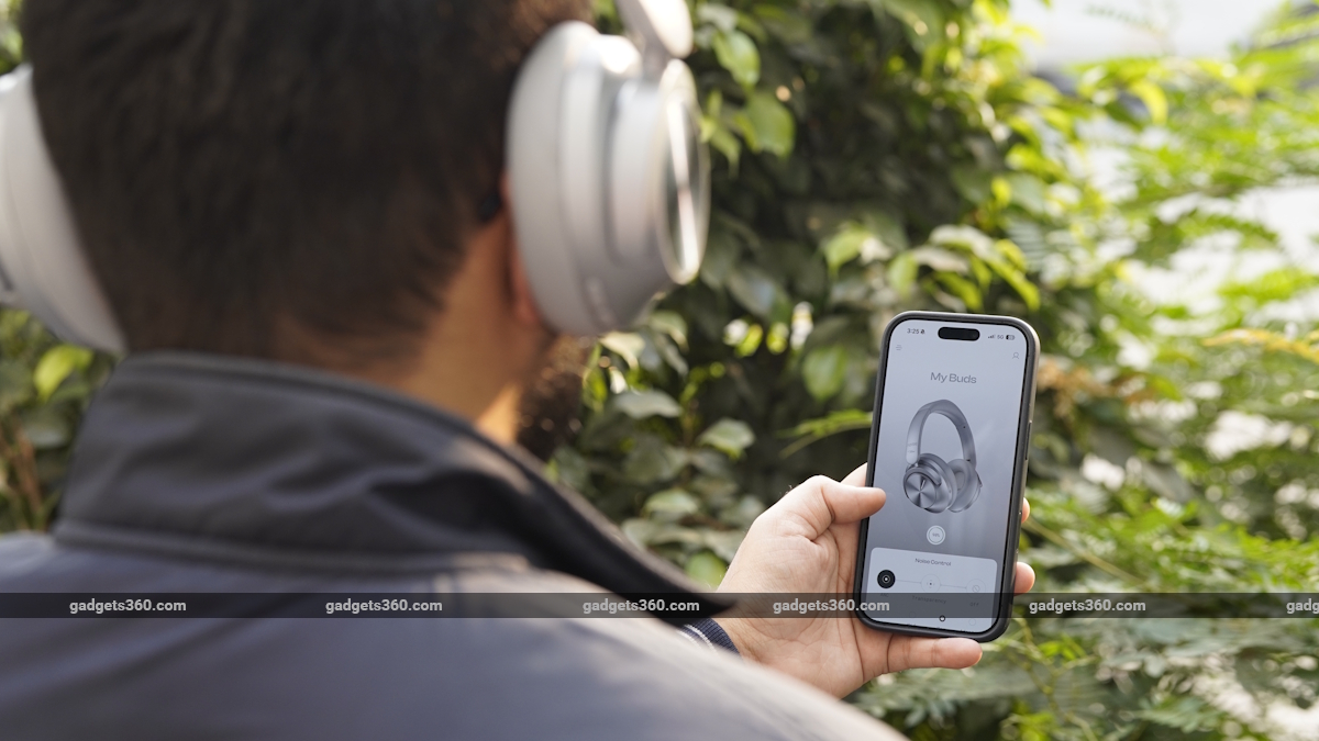 Noise Master Buds Max Wireless Headphones Gallery Images