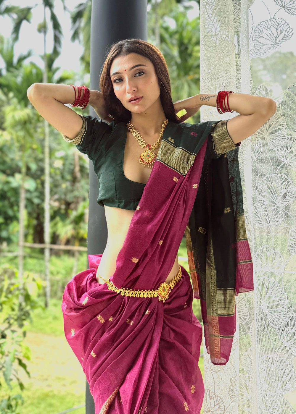 Oviya Darnal