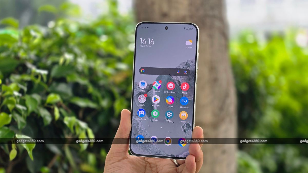 Poco F7 5G Gallery इमेजिस