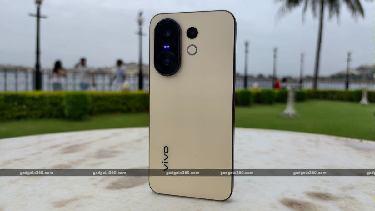 Vivo X200 FE